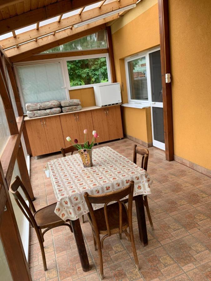 Eoetvoes Vendeghaz Villa Hajdúszoboszló Exteriör bild